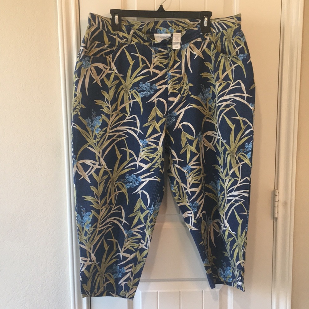 Liz Claiborne Capri pants